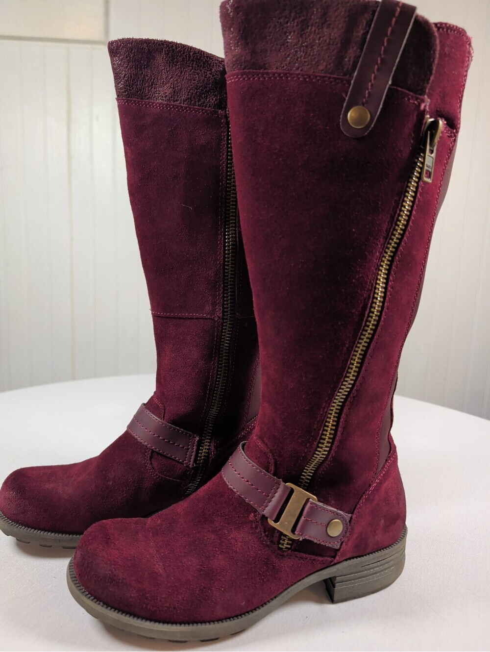 Earth Origins Burgundy Maroon Suede Mid-Calf Boots Zippers Buckle Detail 8